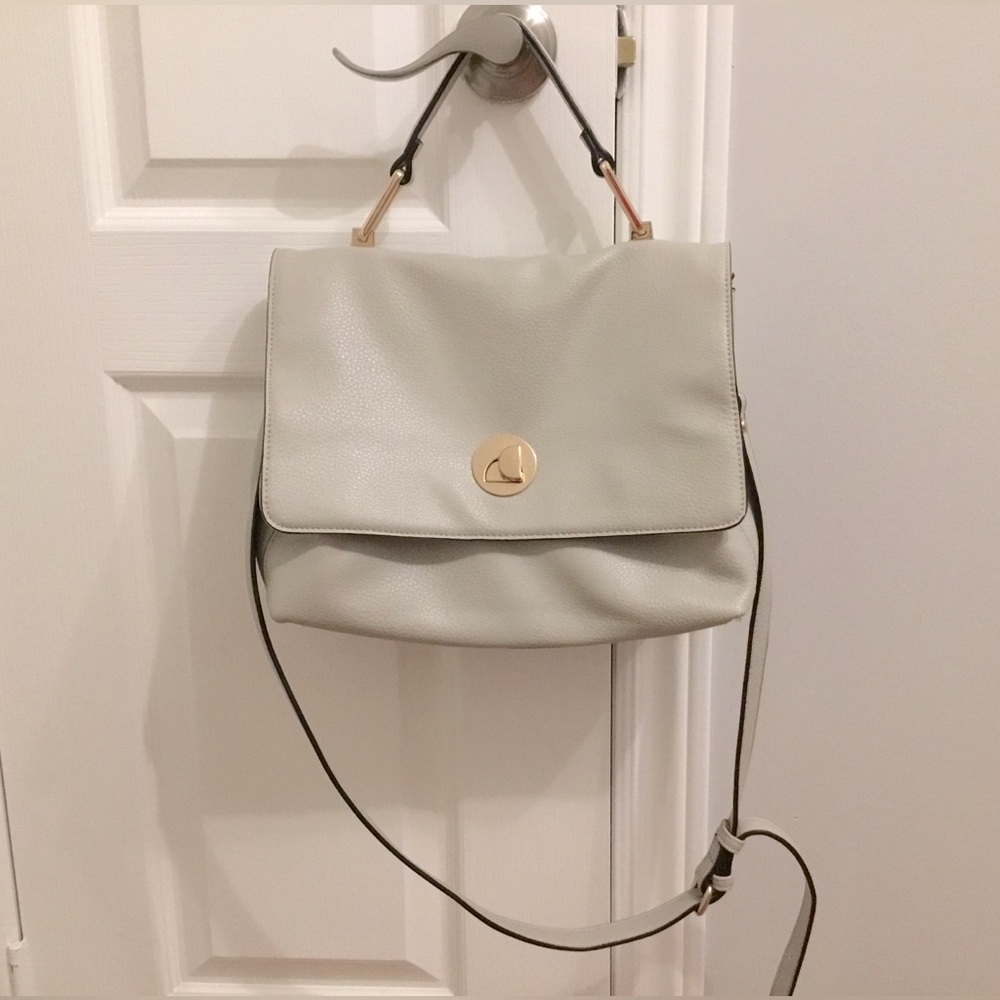 Off white hand / shoulder purse